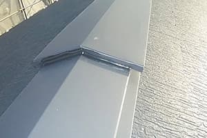 屋根板金工事｜大阪雨漏り修理センターの塗装メニュー